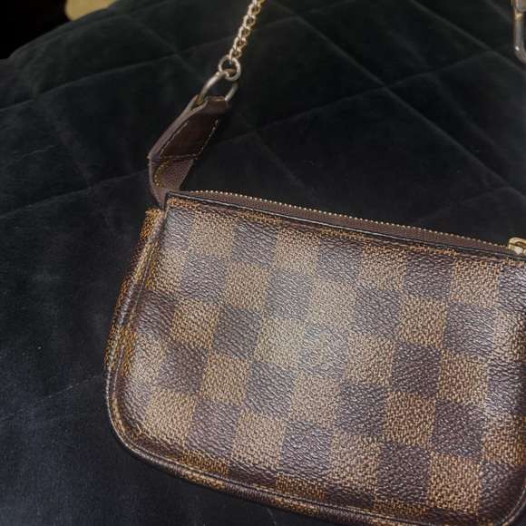 Authentic Louis Vuitton pochette - Picture 2 of 5